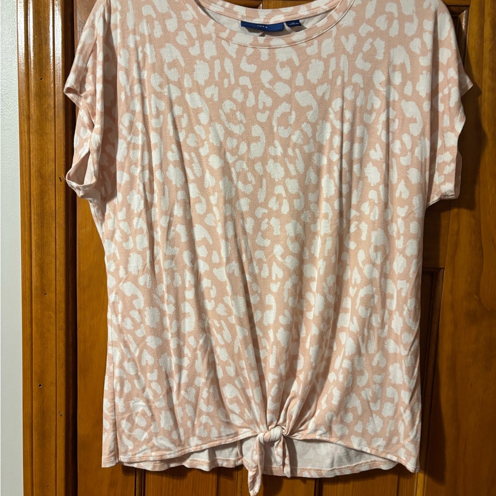 Apt. 9 Light Pink and White Patterned Short Sleeve Top